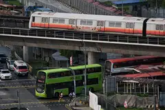 Beberapa perkhidmatan kereta api dan bas akan beroperasi hingga lewat malam pada 8 Ogos, menjelang cuti umum Hari Kebangsaan.