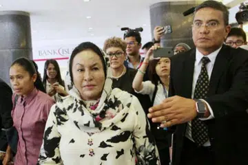 DITAHAN: Datin Rosmah ditahan SPRM ditahan berhubung siasatan terhadap projek tenaga solar kerajaan. - Foto THE STAR