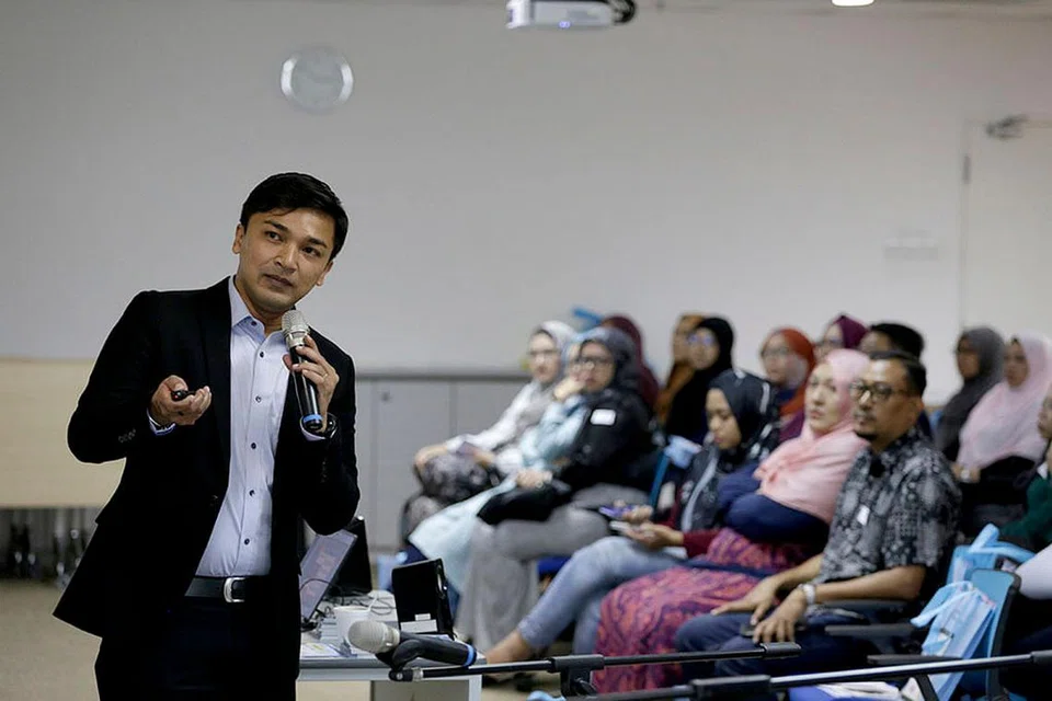 -Foto BM oleh AZMI ATHNI