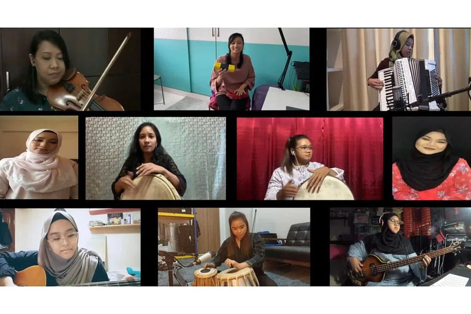 SRIKANDI IRAMA TRADISIONAL: Lapan pemuzik wanita dan dua penyanyi irama tradisional Melayu bergabung kemahiran menghasilkan lagu 'cover' Sedalam Dalam Rindu yang diberi sentuhan zapin dan inang. - Foto MD AMIN ABDUL RAHMAN