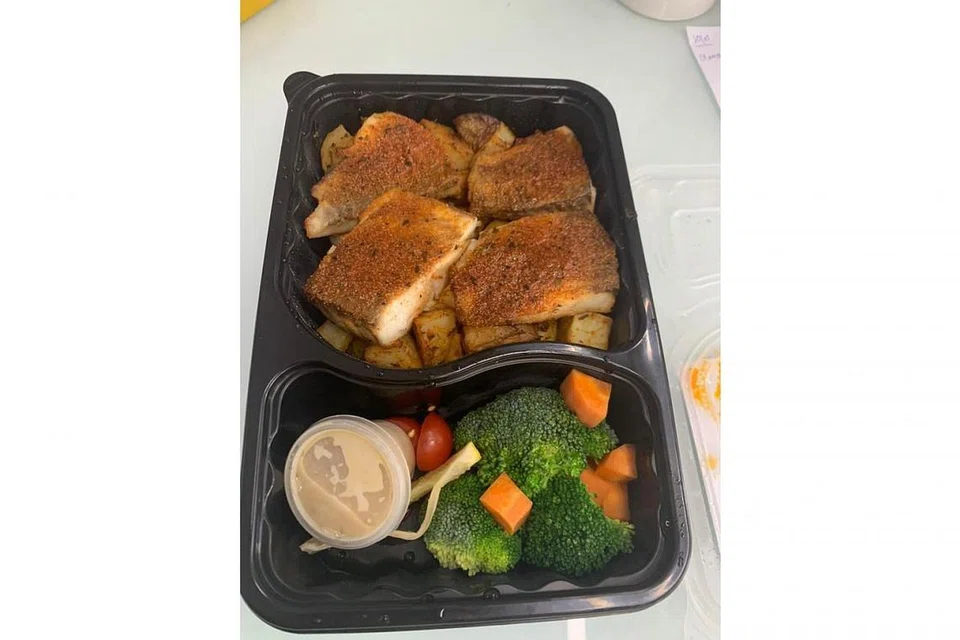 MAKAN SIHAT: Antara sajian makanan Efasha adalah setengah bahagian daging dan setengah lagi adalah campuran sayur-sayuran dan karbohidrat seperti pasta dan kentang. - Foto ihsan EFASHA KAMARUDIN 