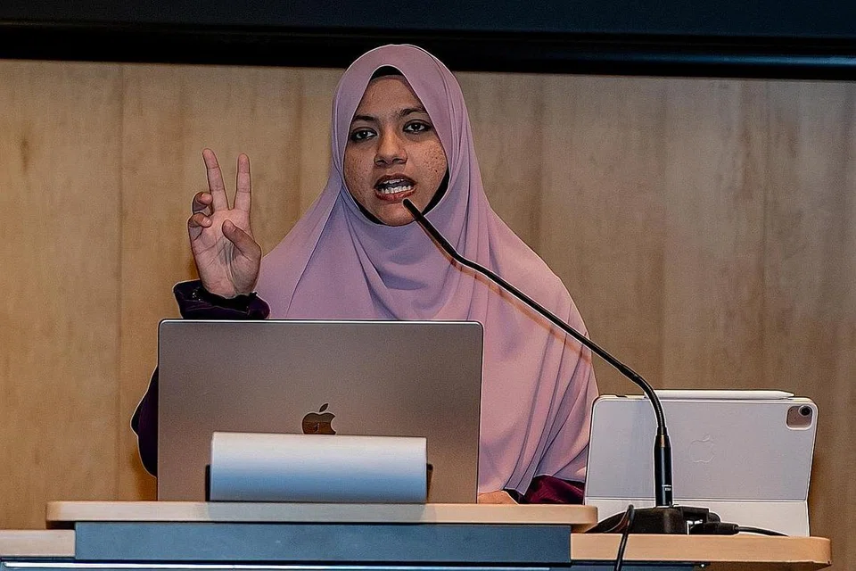 NIKMAT DIBERI ALLAH: Ustazah Shameen berkata kekayaan harta dan kemewahan dunia adalah antara sebahagian nikmat Allah swt yang dikurniakan untuk hamba-Nya. - Foto BM oleh NUR DIYANA TAHA