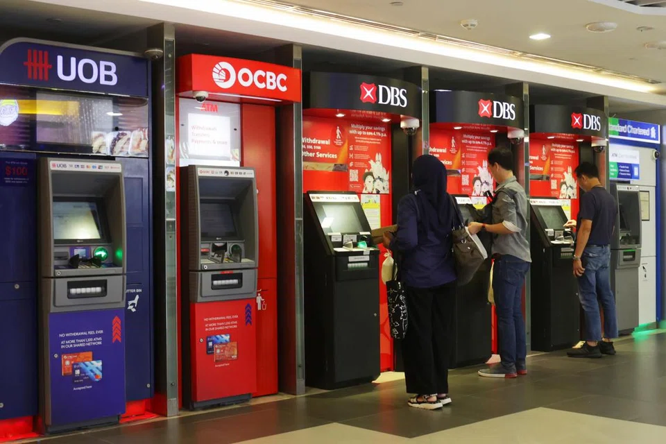 PILIHAN LEBIH MELUAS: Tiga bank tempatan DBS, OCBC dan UOB  telah mencadangkan satu rangka kerja yang menjelaskan kriteria bagi penyedia produk SRS.