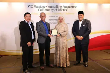 Menteri Bertanggungjawab bagi Ehwal Masyarakat Islam, Encik Masagos Zulkifli Masagos Mohamad (tengah), yang juga Menteri Pembangunan Sosial dan Keluarga menghadiri acara ‘Masyarakat Pengamal’, anjuran Mahkamah Syariah (SYC) yang diadakan di Hotel Grand Hyatt Singapore pada 20 Februari. Bersamanya ialah (dari kiri) Timbalan Pengarah Kanan (Pejabat Pendaftaran Pernikahan Orang Islam (ROMM) dan SYC), Encik Imran Mohamed;  Kaunselor Kanan Apkim Resources, Cik Murni Abbas dan Presiden Kanan SYC, Ustaz Irwan Hadi Mohd Shuhaimy.