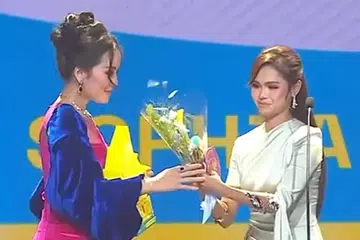 bella astillah, selebriti feminin terhangat, Sophia Albarakbah