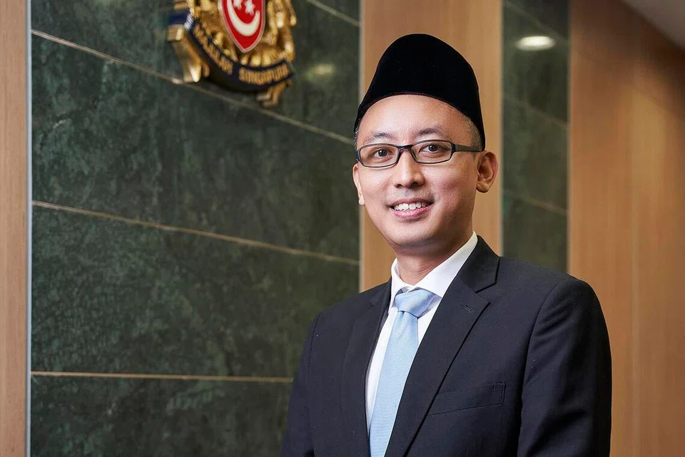 Dr Ustaz Alfian Yasrif Kuchit antara penasihat PMoS yang menegaskan bahawa kita tidak harus melupakan ahli masyarakat awam yang pernah berkhidmat dalam pertubuhan Islam (yang kini tidak lagi wujud), Pertubuhan Khairat Islam atau ‘Lembaga Khairat’, serta mereka yang membina masjid atau surau di kampung.