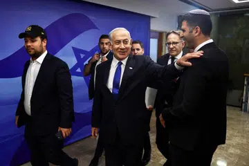 BUAT ANCAMAN:  Perdana Menteri Israel, Encik Benjamin Netanyahu, kelmarin mengancam untuk menyerang kemudahan nuklear Iran dalam sidang Kabinet latihan perang selepas beliau menuduh para pegawai Pertubuhan Bangsa-Bangsa Bersatu (PBB) gagal bersemuka dengan Teheran.