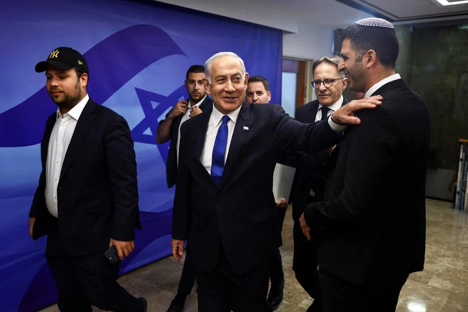 BUAT ANCAMAN:  Perdana Menteri Israel, Encik Benjamin Netanyahu, kelmarin mengancam untuk menyerang kemudahan nuklear Iran dalam sidang Kabinet latihan perang selepas beliau menuduh para pegawai Pertubuhan Bangsa-Bangsa Bersatu (PBB) gagal bersemuka dengan Teheran.