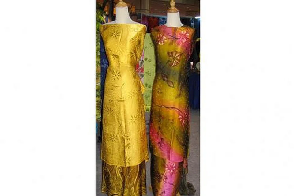 KAIN SUTERA: Masukkan ke peti sejuk sebelum digosok. - Foto fail