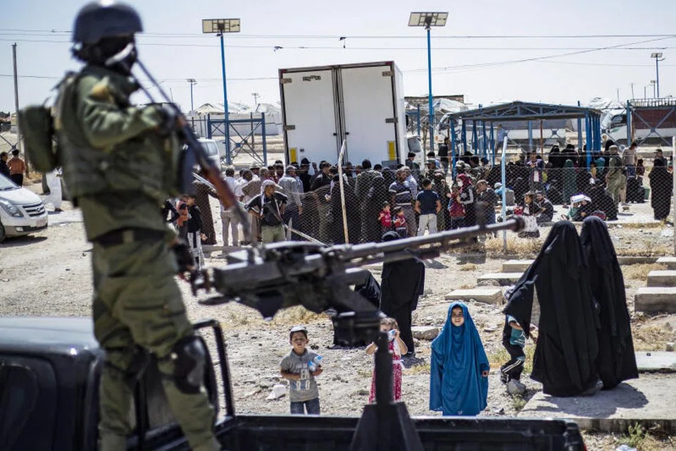 Tahanan yang telah dibebaskan sedang bersiap untuk meninggalkan kem Al-Hol dikendalikan oleh pihak Kurdi, yang menempatkan ahli keluarga anggota ISIS di Syria.