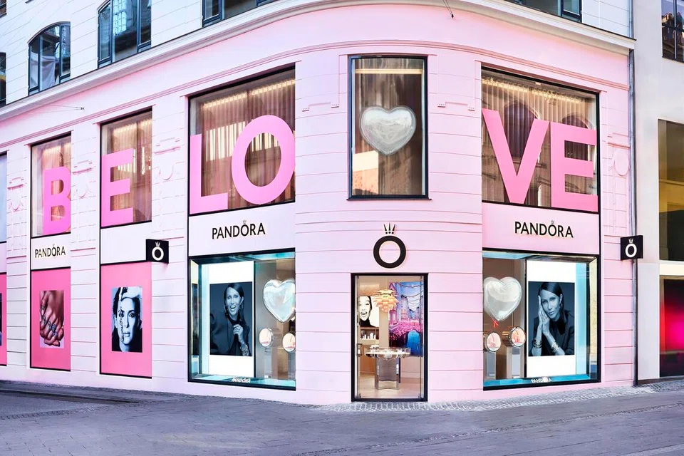 jenama global, singapura, rantau, perkembangan, pandora