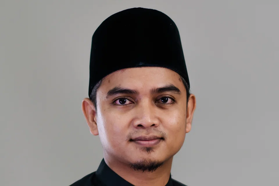 Pegawai Eksekutif di Masjid Alkaff Kampung Melayu, Ustaz Abdul Rahman Salam. 