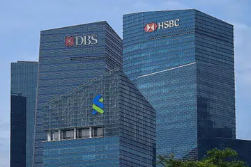 DIJANGKA TERUS NAIK: Kadar faedah dijangka akan terus meningkat dengan dua lagi pusingan kenaikan kadar faedah akan dilakukan oleh Lembaga Simpanan Federal Amerika Syarikat, satu langkah yang akan mempengaruhi kenaikan kadar di Singapura. - Foto AFP