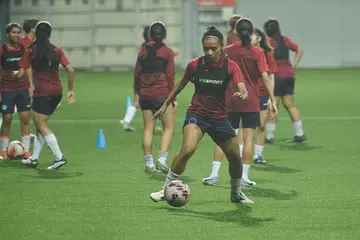 GIGIH BERLATIH: Kapten Siti Rosnani Azman dan rakan-rakannya gigih berlatih bagi dipilih mewakili Singapura di Sukan Asia di Hangzhou, China.