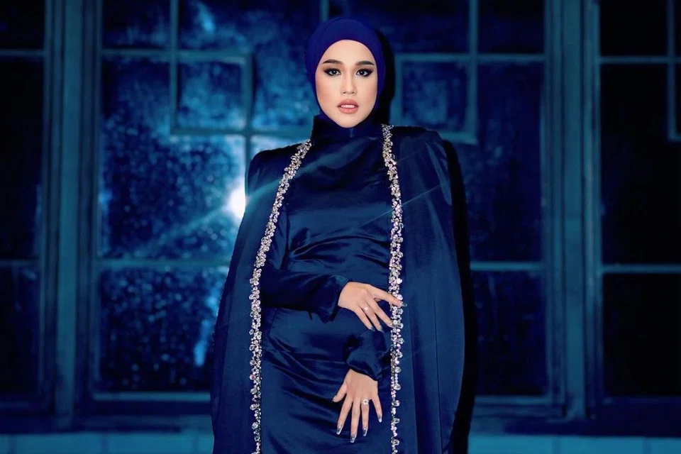 Ernie Zakri bersyukur 2025 yang bakal menjelang dijangka terisi dengan jadual padat lagi sibuk, khususnya dalam membuat persiapan bagi ‘Konsert Aura: Ernie Zakri - Live In Concert’ di Singapura dan Malaysia.