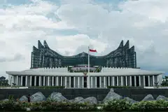 Presiden Indonesia, Encik Prabowo Subianto. telah mengeluarkan peraturan yang secara rasmi menetapkan Nusantara sebagai pusat politik Indonesia menjelang 2028.