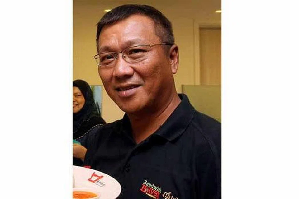 ENCIK ZAKARIA HASHIM