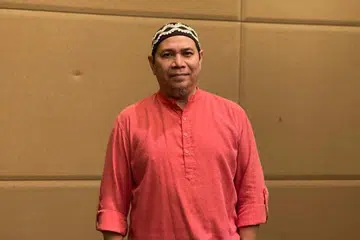 Bekas vokalis band Wings, Mel, kini pengerusi surau di Puncak Jalil sekitar Seri Kembangan, Selangor.