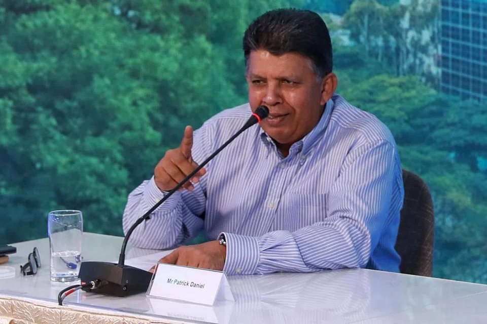 KEMBALI KE BILIK BERITA:, Encik Patrick Daniel akan menyandang jawatan sebagai ketua eksekutif sementara SPH Media Trust.