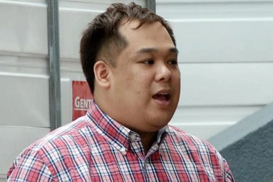 Vincent Ng memeras wang tunai $197,000 dan barangan berharga bernillai $52,000 daripada seorang guru lelaki setelah melakukan hubungan seks dengannya. Gambar THE STRAITS TIMES 