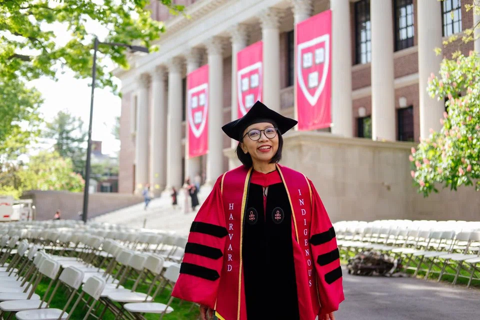 Dr Eirliani Abdul Rahman, 47 tahun, meraih Ijazah Kedoktoran Kesihatan Awam (DrPH) dari Sekolah Kesihatan Umum, T.H. Chan, Universiti Harvard di Boston, Massachusetts.