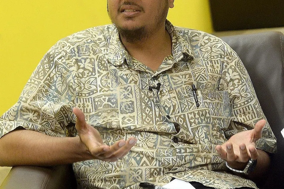 Zamil Iseas-Institut Yusof Ishak, Dr Mustafa Izzuddin.