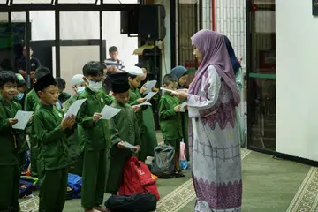 Kelas Asas Bimbingan Agama (KABA) Muhammadiyah menawarkan pendidikan asas Islam untuk pelajar di sekolah sekular.