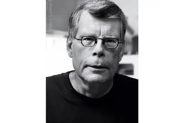 STEPHEN KING: Anggap filem Fire Starter (bawah) arahan Mark L. Lester, dibintangi Drew Barrymore dan Martin Sheen teruk dan tiada 'jiwa' dan 'rasa'.