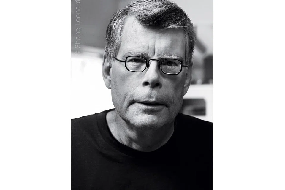 STEPHEN KING: Anggap filem Fire Starter (bawah) arahan Mark L. Lester, dibintangi Drew Barrymore dan Martin Sheen teruk dan tiada 'jiwa' dan 'rasa'.