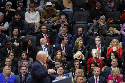 Presiden Amerika Syarikat, Encik Donald Trump, menyampaikan ucapan di Arena Capital One pada hari pelantikan penggal kedua pentadbirannya, di Washington, pada 20 Januari.