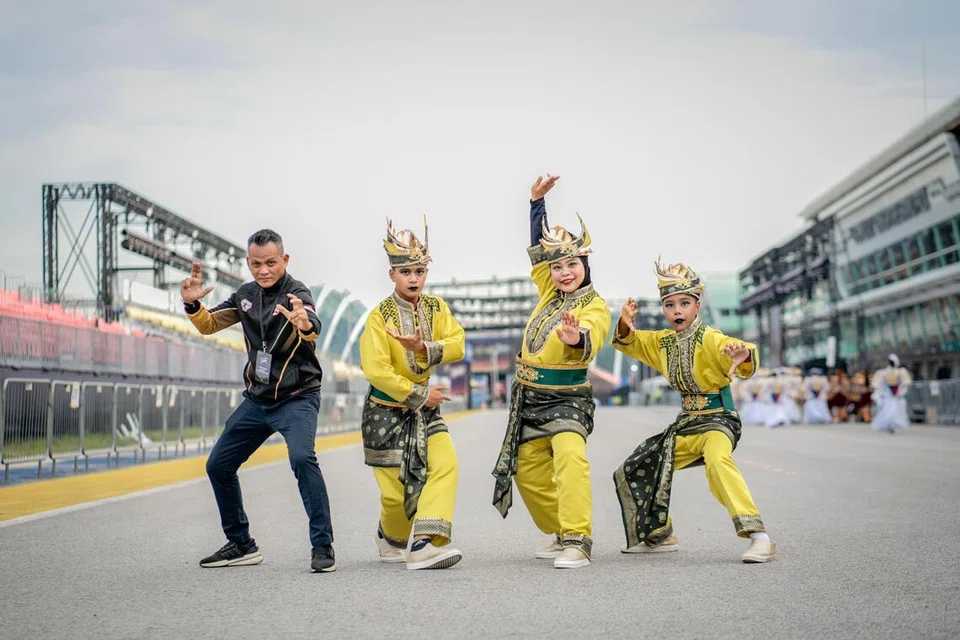 Minat Mat Kilau, pesilat, pentas Chingay, keluarga, Chingay Singapore