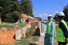 Datuk Bandar Majlis Bandaraya Pasir Gudang, Datin Paduka Hazlina Jalil (dua dari kanan) ketika mengadakan lawatan ke Lebuhraya Pasir Gudang.