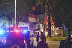 JAYA DIKAWAL: Api di bangunan perindustrian di Tuas South Avenue 8 yang terdiri daripada gudang dan kawasan pengeluaran, termasuk unit pengeluaran enam tingkat, sudah berjaya dipadamkan.