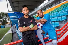 Dua pemain veteran Singapura – penjaga gawang, Izwan Mahbud (kiri) dan pemain pertahanan, Abdil Qaiyyim, akan kembali ke pasukan Young Lions bagi memperkukuh benteng pertahanan pasukan itu.  