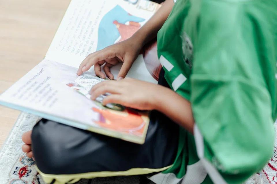 Rutin harian di Darul Ihsan termasuk mengulang kaji kerja sekolah, sesi bertadarus dan solat berjemaah.