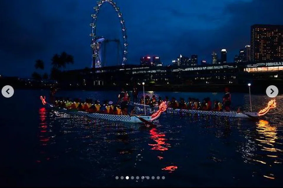 Persatuan Rakyat menganjurkan acara berdayung perahu pada waktu malam, ‘Glow Paddle’, sempena sambutan ulang tahun Persatuan Rakyat   (PA) yang ke-50 buat masyarakat awam sepanjang cuti sekolah Jun ini di PAssion Wave @ Marina Bay. 
