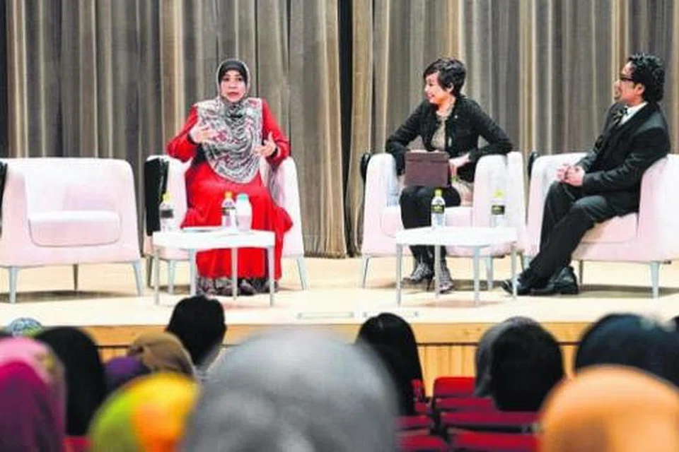 PADAT DENGAN MAKLUMAT BERGUNA: Seminar Rudy dan Rilla yang membincangkan topik "Membina Anda Yang Baru" banyak memberikan motivasi dan maklumat penting kepada hadirin.