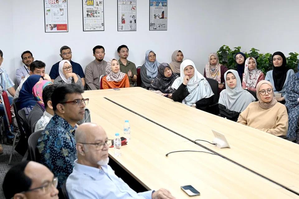 Pertubuhan Melayu/Islam (MMO) menghadiri perkongsian dan taklimat yang diketuai Editor Audiens & Perkembangan, Cik Norhaiza Hashim, semasa lawatan ke pejabat Berita Harian (BH) pada 7 Mei. 