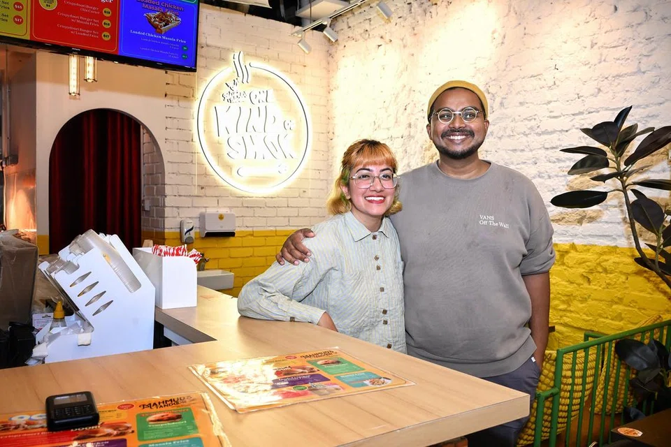 mahmud’s tandoor, pemilik, restoran, burger, tiga tingkat
