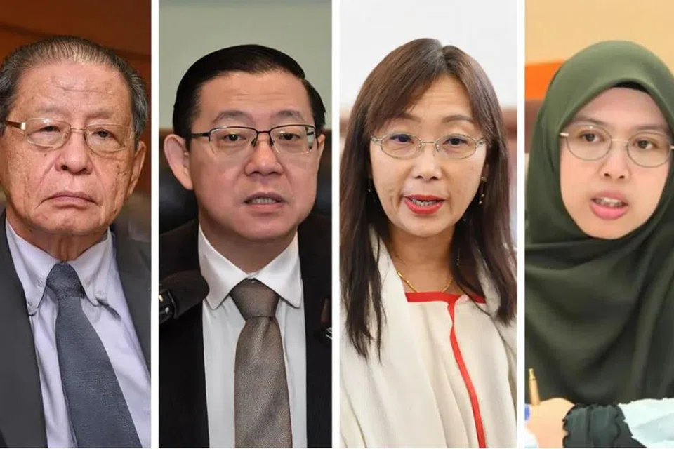 (Dari kiri) Tokoh veteran Parti Tindakan Demokratik (DAP), Encik Lim Kit Siang; Pengerusi DAP, Encik Lim Guan Eng; Naib Pengerusi Kebangsaan DAP, Cik Teresa Kok; dan Ahli Parlimen Kepala Batas, Pulau Pinang, Cik Siti Mastura Muhammad, daripada Parti Islam Se-Malaysia (PAS).