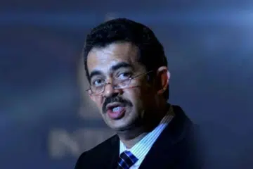 Interpol mengeluarkan notis merah terhadap Mohammad Riza Chalid (foto) yang disyaki terlibat dalam skandal rasuah besar Pertamina dari 2018 hingga 2023.