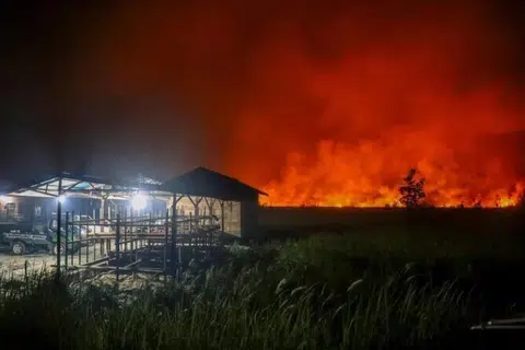 Indonesia sedang mengalami musim kebakaran yang dahsyat, dengan cuaca panas dan kering berpanjangan yang dibebankan lagi oleh fenomena El Nino yang sangat teruk.