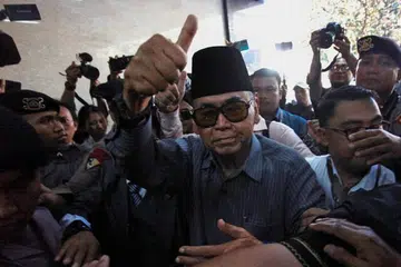 Pengasas pesantren Al Zaytun, Panji Gumilang dibebaskan dari penjara pada 17 Julai selepas menjalani hukuman penjara kerana menghina agama. 