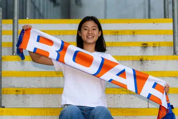 Penyerang bola sepak wanita Singapura, Danelle Tan, menandatangani kontrak bersama pasukan Liga-A Wanita Australia, Brisbane Roar sehingga akhir musim 2024/25.