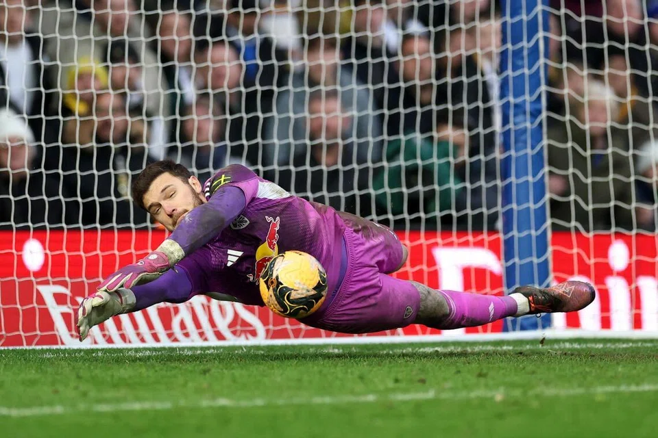 bola sepak, Piala Perdana England, Piala FA, Leeds, Lucas Perri, tendangan penalti, Birmingham City