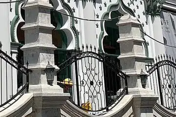 BERUSIA LEBIH 100 TAHUN: Masjid Abdul Gafoor memerlukan lagi $650,000 bagi kerja-kerja baik pulih dan naik taraf. - Foto MASJID ABDUL GAFOOR