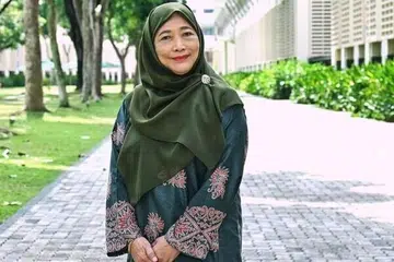 Penolong Ketua (Bahasa Melayu) bagi Kumpulan Akademik Bahasa dan Budaya Asia di Institut Pendidikan Nasional (NIE), Dr Sa’eda Buang, sudah lebih dua dekad mencurah bakti dalam bidang pendidikan guru dan kesusasteraan Melayu.