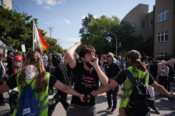 Penunjuk perasaan berhimpun beramai-ramai di luar Konvensyen Nasional Demokrat di United Centre, Chicago, pada 19 Ogos bagi menyokong nasib rakyat Palestin di Gaza.