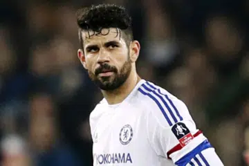 DIEGO COSTA: Dilayangkan dua kad kuning kerana mengasari pemain Everton