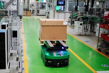 TEKNOLOGI PENTING TETAPI BUKAN SEGALA-GALANYA: Walaupun penting untuk para pemimpin memahami dan mengintegrasikan teknologi seperti AI dan robotik ke dalam perniagaan mereka, adalah penting juga untuk mereka dapat melihat gambaran yang lebih besar - apakah sebab utama mereka ingin mengejar perubahan? - Foto AFP